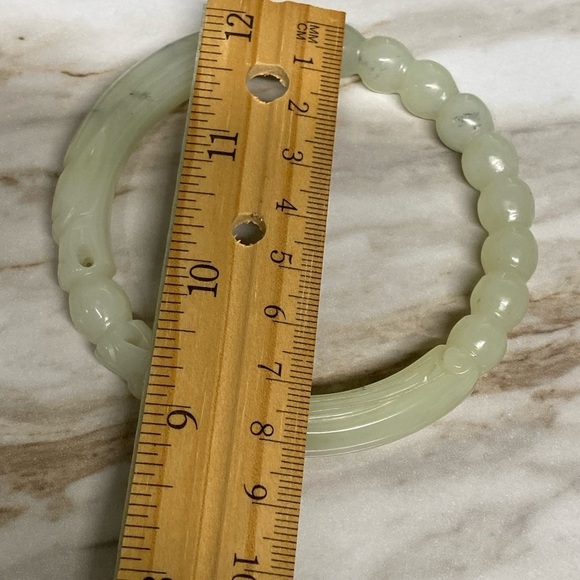 GENUINE carved jade bracelet - Picture 7 of 15